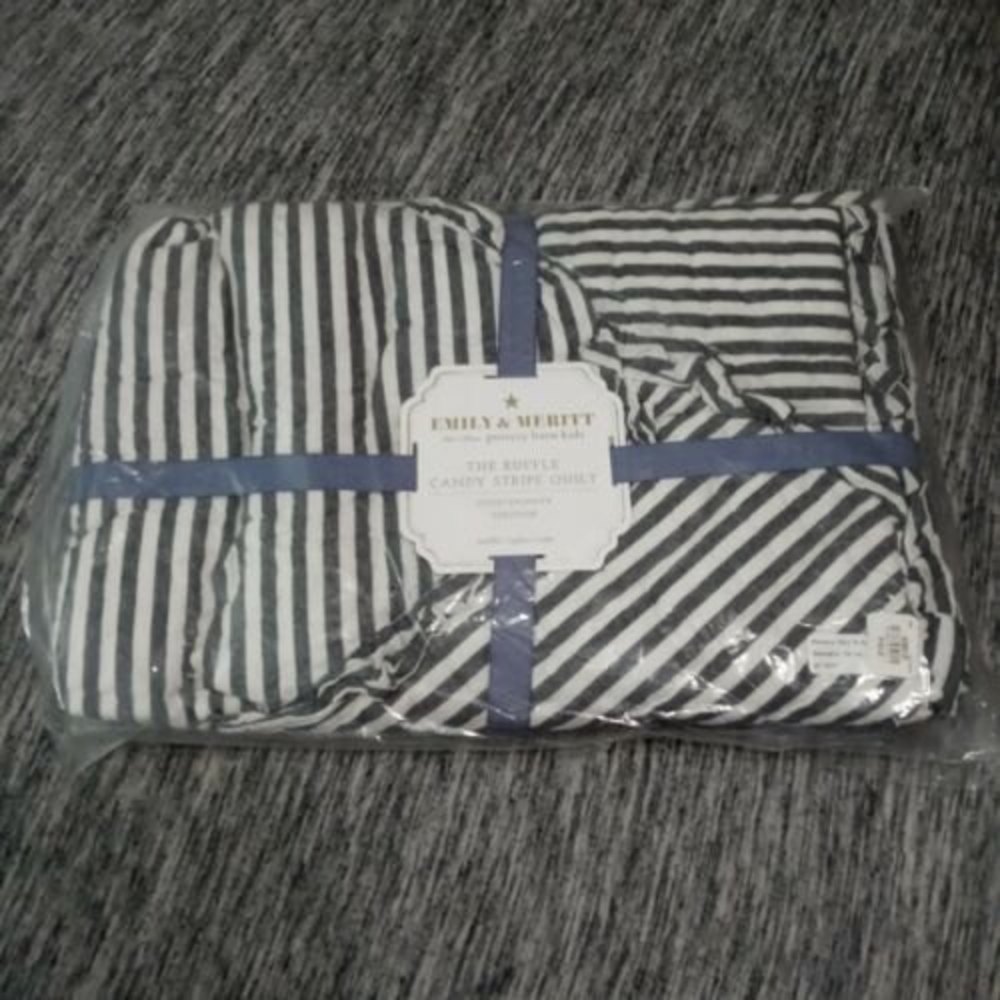 Emily & Meritt For Pottery Barn Kids Ruffle Candy Stripe Toddler Quilt NEW Blue